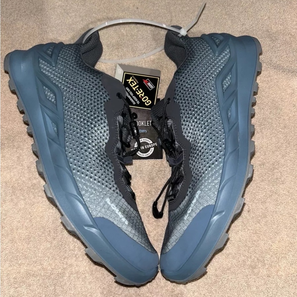 LOWA WOMENS MERGER LOW GTX HIKING SHOES NEW